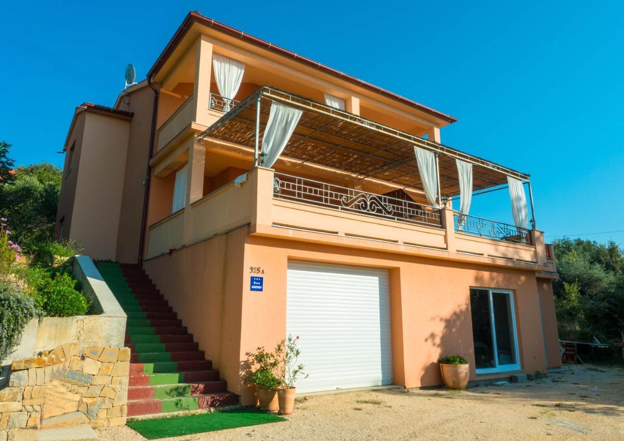 Apartments Villa Kristina Supetarska Draga Buitenkant foto
