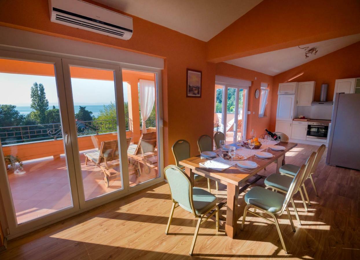 Apartments Villa Kristina Supetarska Draga Buitenkant foto