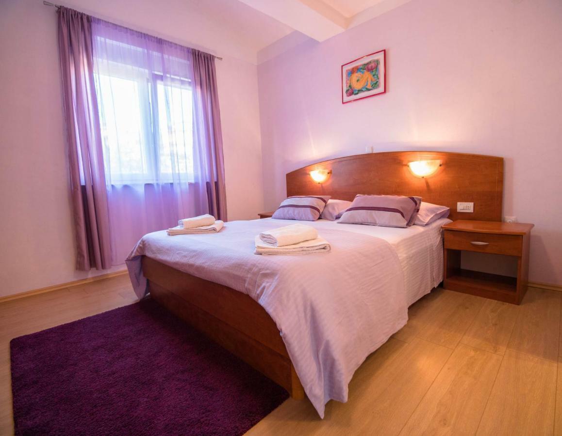 Apartments Villa Kristina Supetarska Draga Buitenkant foto