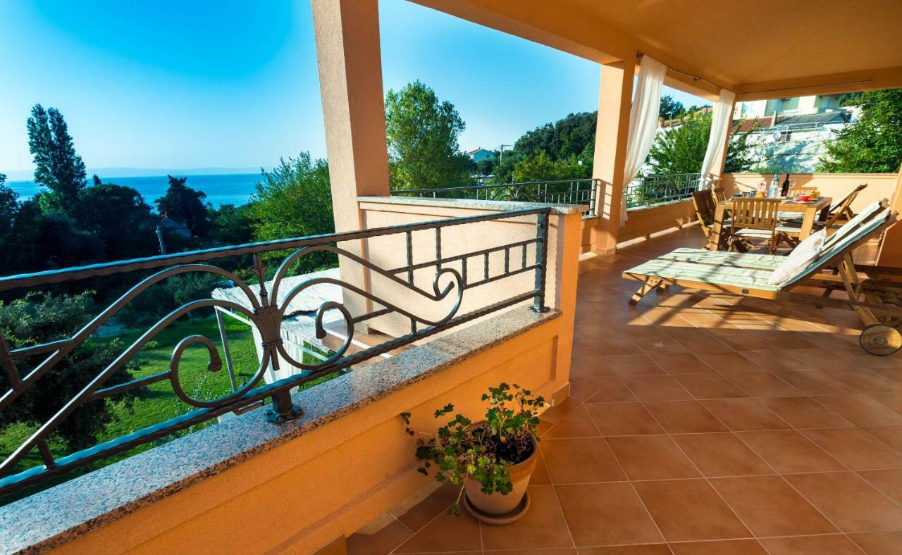 Apartments Villa Kristina Supetarska Draga Buitenkant foto